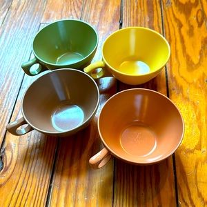 Vintage Kitchen Melamine Coffee Cups
